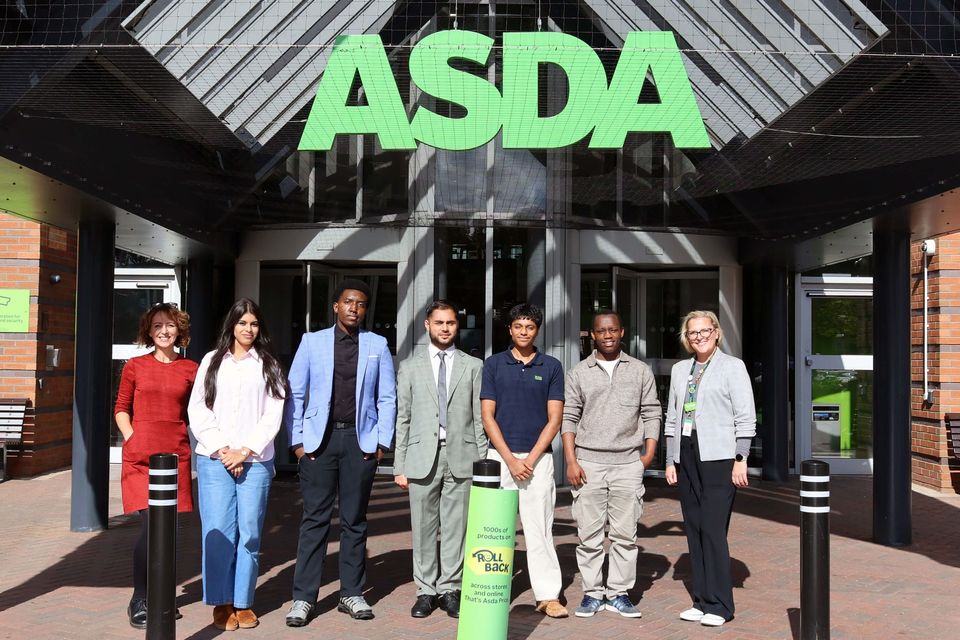 Image of B6 students at Asda HQ