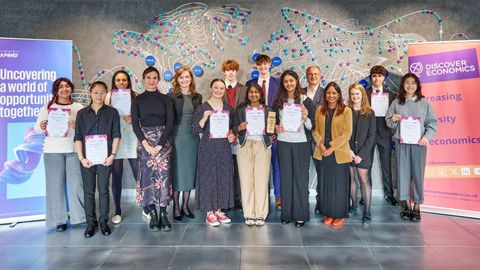 Second-year B6 Student Finalist in Discover Economics Young Economist of the Year Competition